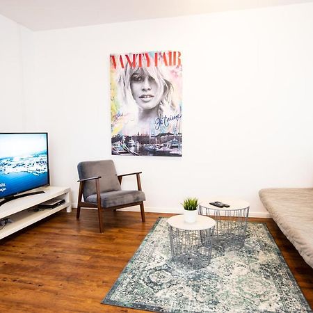 Moderne 2-Zimmer Wohnung! Wlan Und Netflix Inklusive! Zentral Gelegen In Der Historischen Altstadt! Stade Bagian luar foto