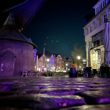 Moderne 2-Zimmer Wohnung! Wlan Und Netflix Inklusive! Zentral Gelegen In Der Historischen Altstadt! Stade Bagian luar foto