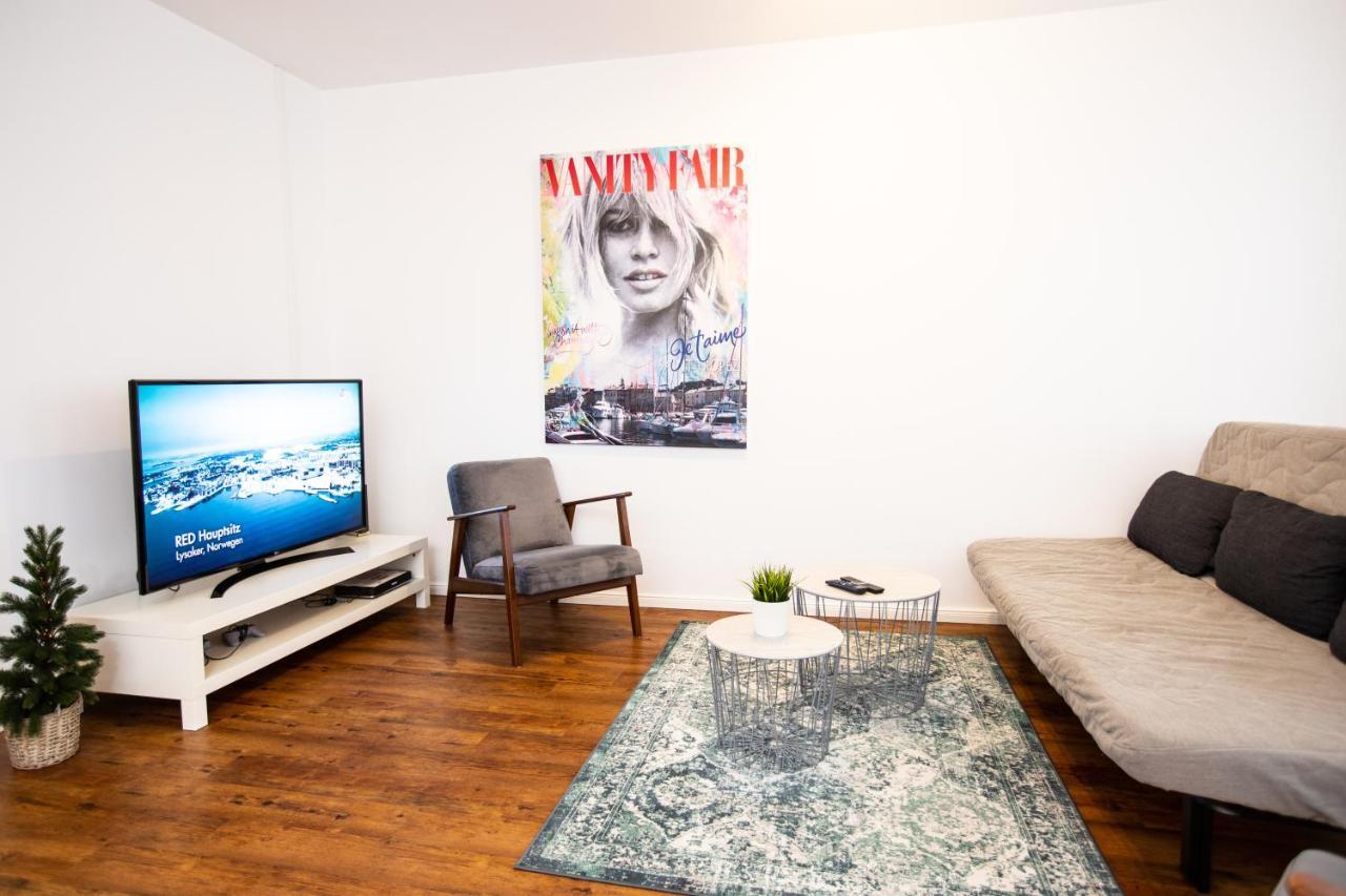 Moderne 2-Zimmer Wohnung! Wlan Und Netflix Inklusive! Zentral Gelegen In Der Historischen Altstadt! Stade Bagian luar foto