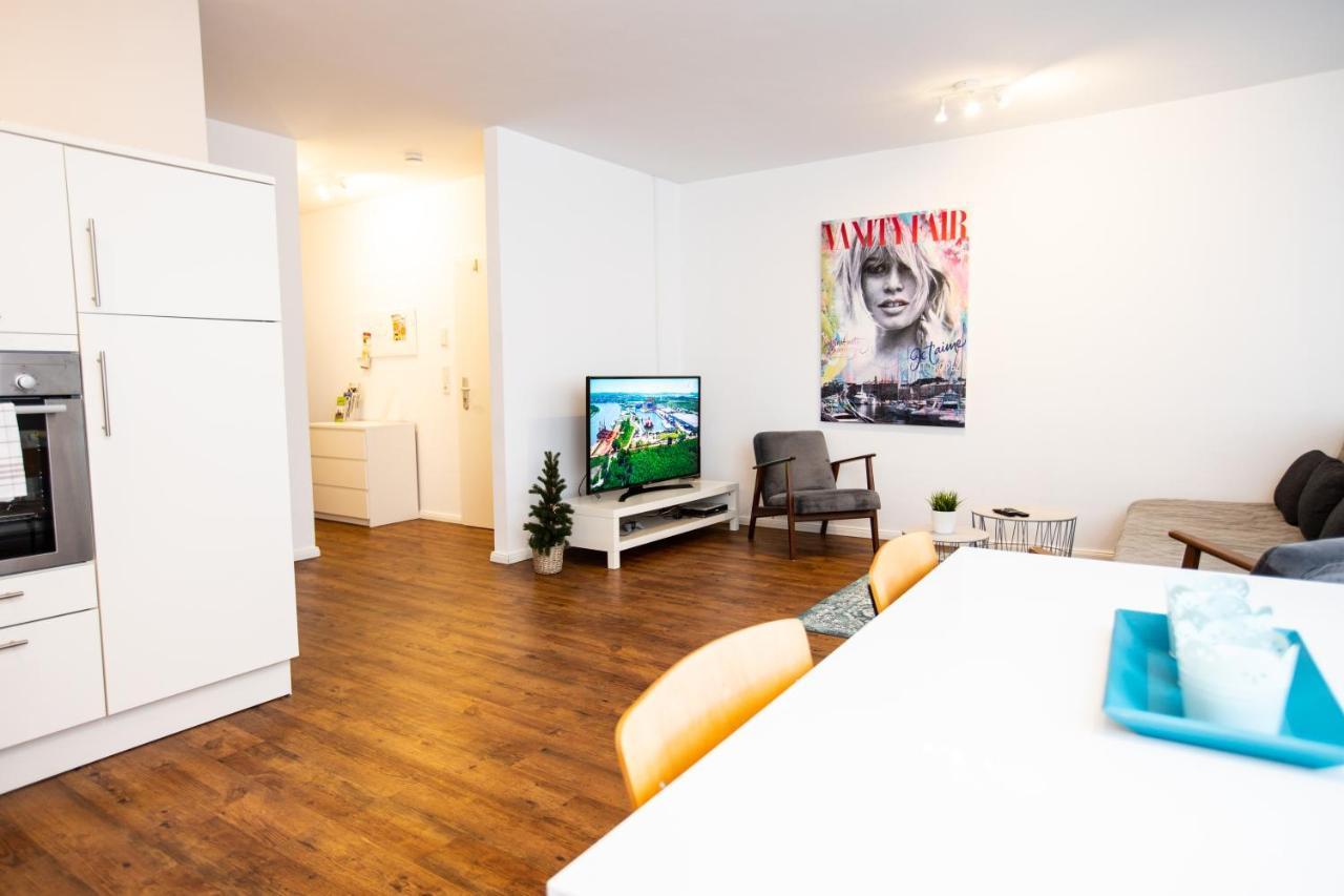 Moderne 2-Zimmer Wohnung! Wlan Und Netflix Inklusive! Zentral Gelegen In Der Historischen Altstadt! Stade Bagian luar foto