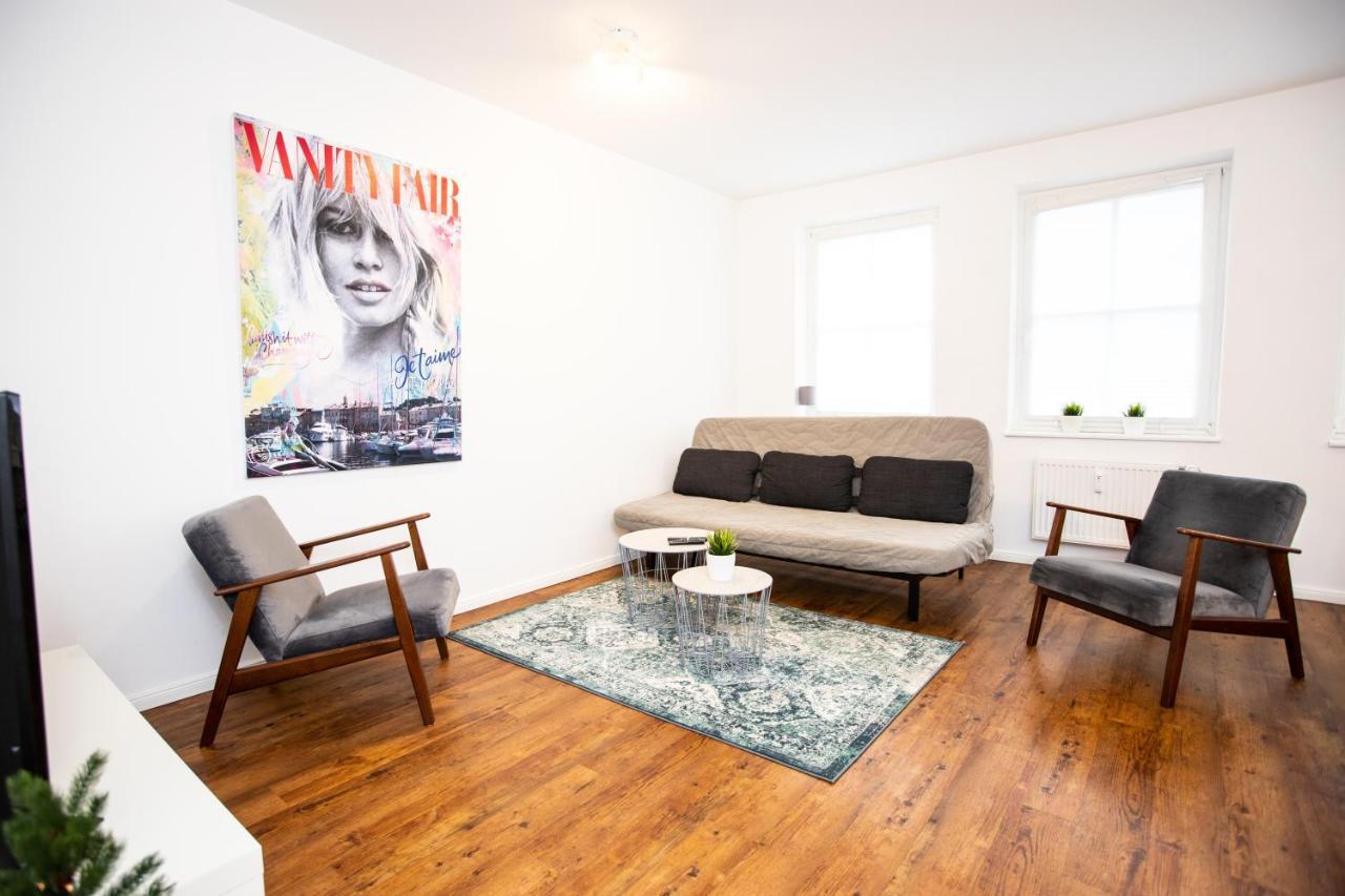 Moderne 2-Zimmer Wohnung! Wlan Und Netflix Inklusive! Zentral Gelegen In Der Historischen Altstadt! Stade Bagian luar foto